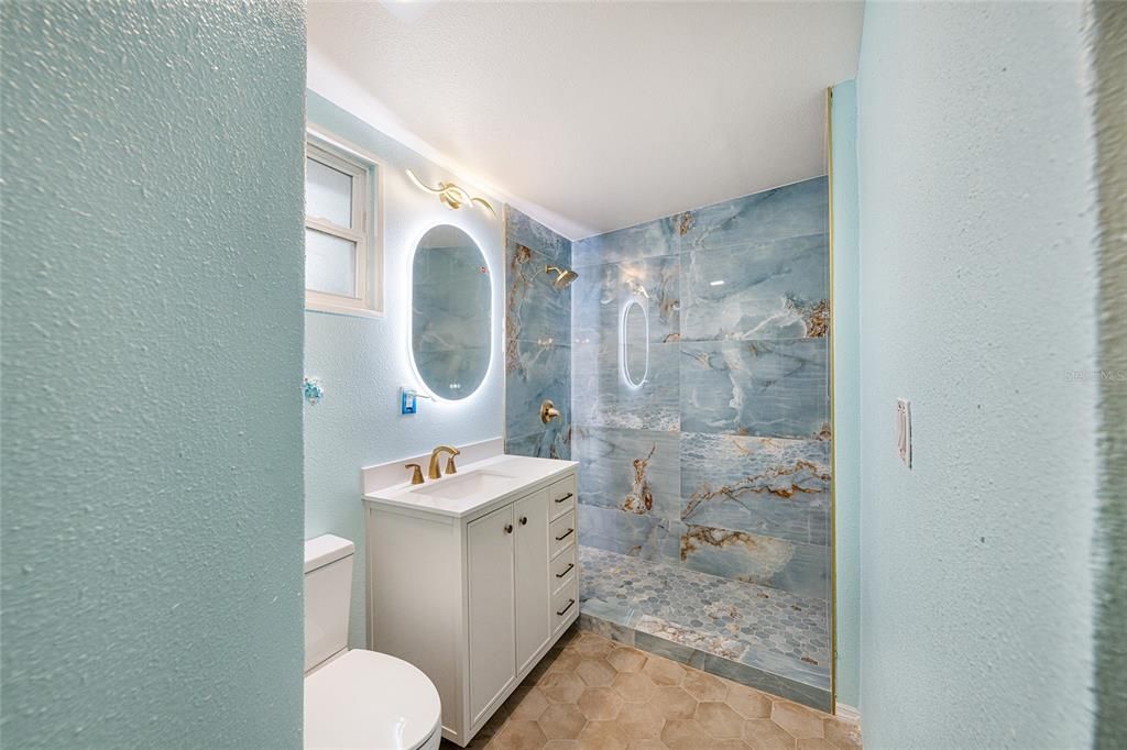 Active With Contract: $257,000 (3 beds, 3 baths, 1270 Square Feet)