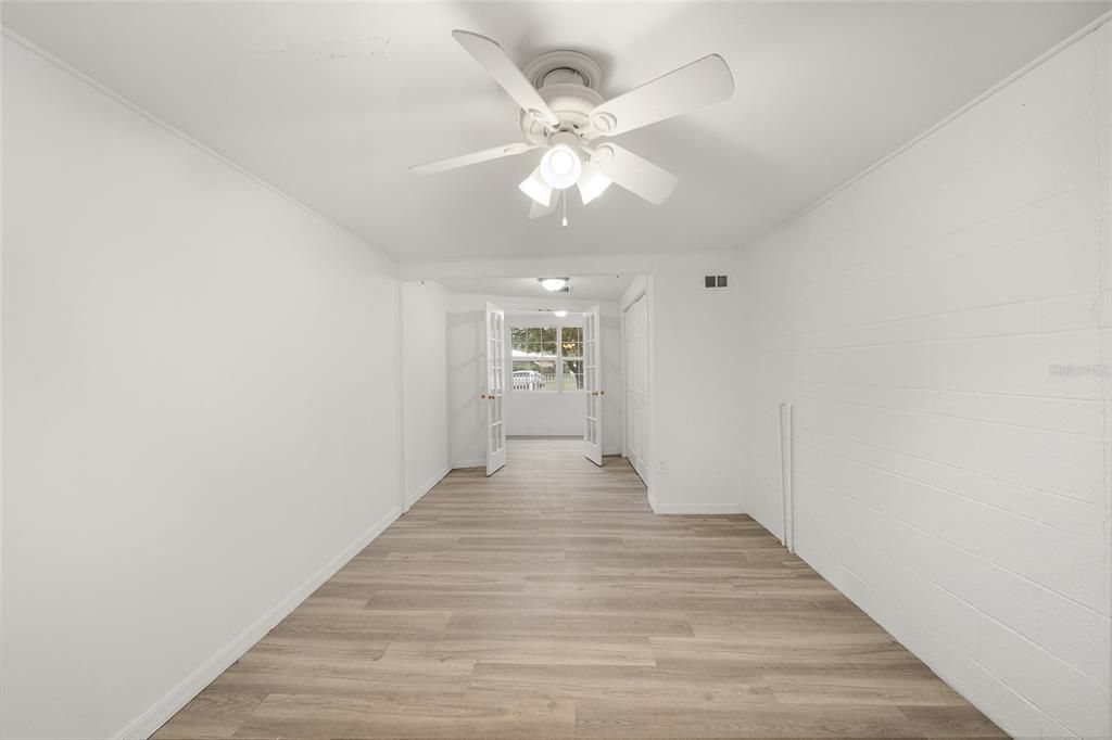 Active With Contract: $257,000 (3 beds, 3 baths, 1270 Square Feet)