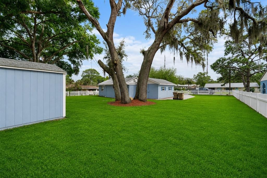 Active With Contract: $257,000 (3 beds, 3 baths, 1270 Square Feet)