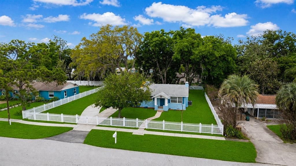 Active With Contract: $257,000 (3 beds, 3 baths, 1270 Square Feet)