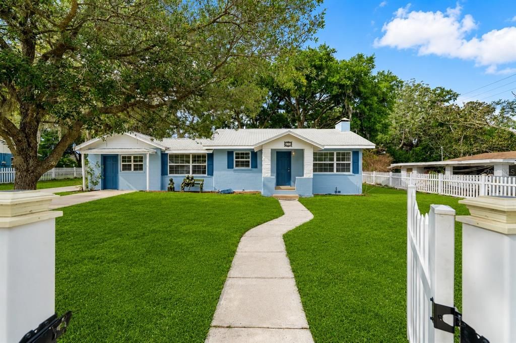 Active With Contract: $257,000 (3 beds, 3 baths, 1270 Square Feet)