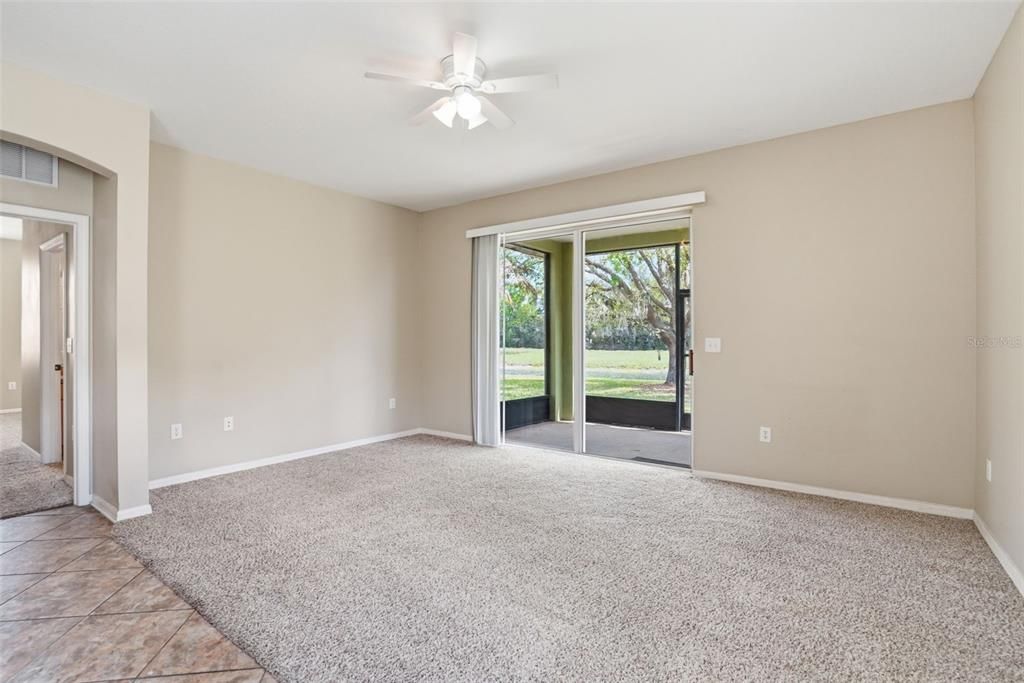 Activo con contrato: $369,900 (3 camas, 2 baños, 1957 Pies cuadrados)