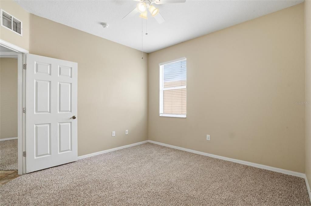 Activo con contrato: $369,900 (3 camas, 2 baños, 1957 Pies cuadrados)