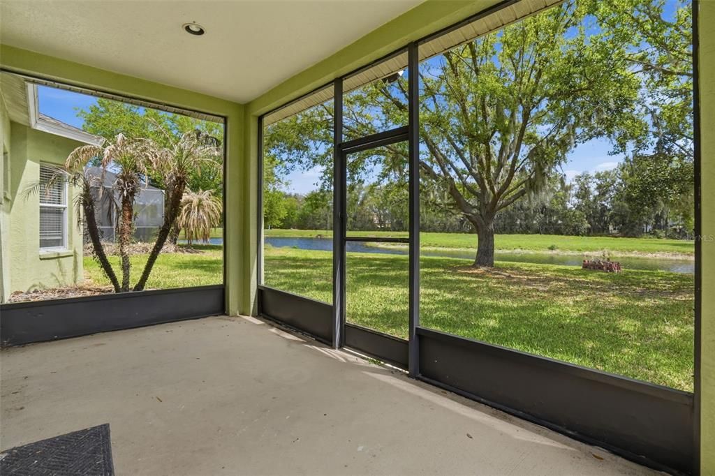 Activo con contrato: $369,900 (3 camas, 2 baños, 1957 Pies cuadrados)