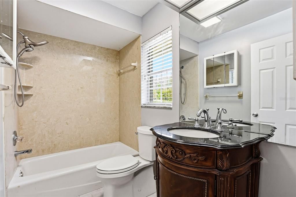 En Venta: $1,070,000 (5 camas, 4 baños, 3237 Pies cuadrados)