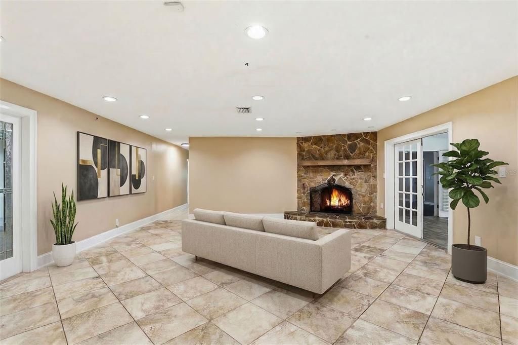 En Venta: $1,070,000 (5 camas, 4 baños, 3237 Pies cuadrados)