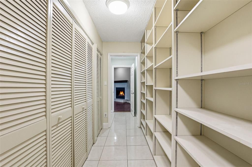 En Venta: $1,070,000 (5 camas, 4 baños, 3237 Pies cuadrados)