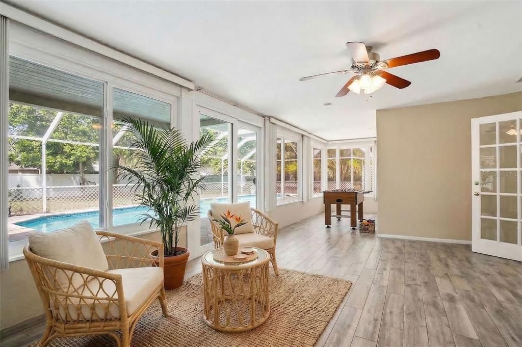 En Venta: $1,070,000 (5 camas, 4 baños, 3237 Pies cuadrados)