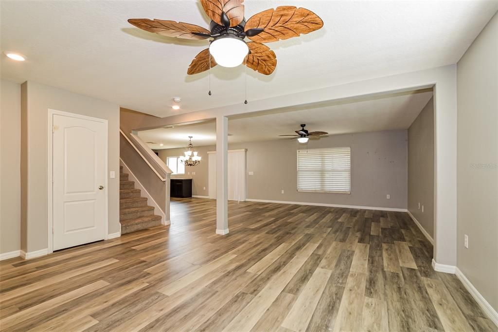 Active With Contract: $370,000 (5 beds, 3 baths, 3071 Square Feet)