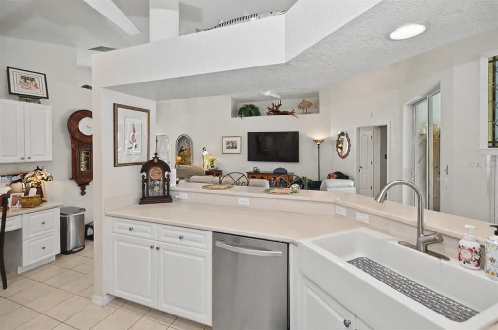 Active With Contract: $440,000 (3 beds, 2 baths, 1744 Square Feet)