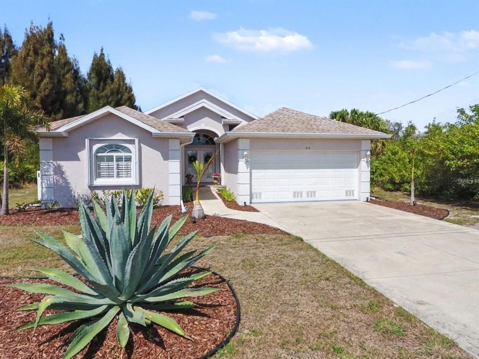 Active With Contract: $440,000 (3 beds, 2 baths, 1744 Square Feet)
