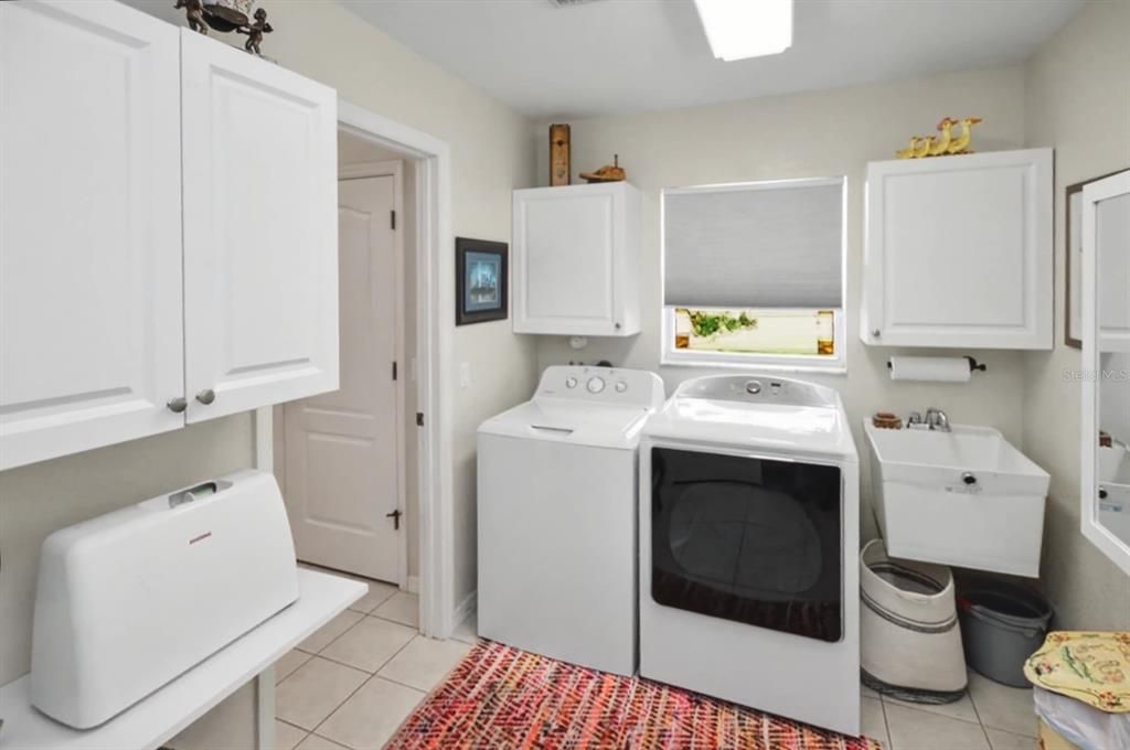 Active With Contract: $440,000 (3 beds, 2 baths, 1744 Square Feet)