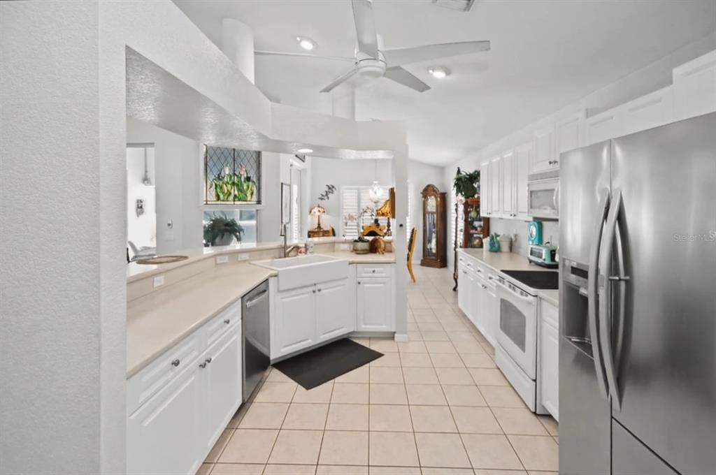 Active With Contract: $440,000 (3 beds, 2 baths, 1744 Square Feet)