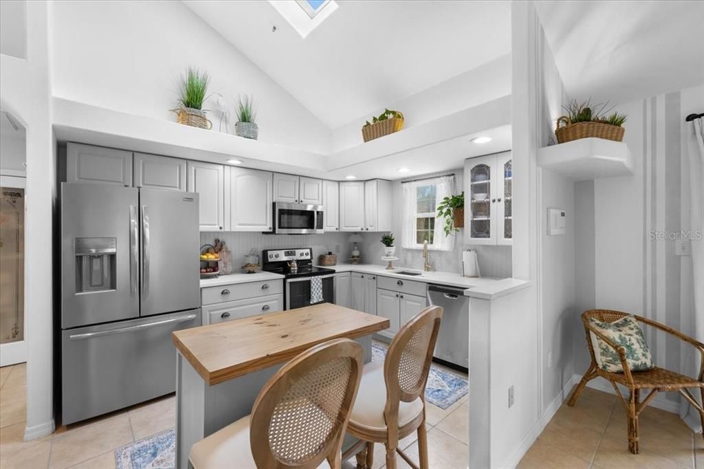 En Venta: $695,000 (3 camas, 3 baños, 1775 Pies cuadrados)