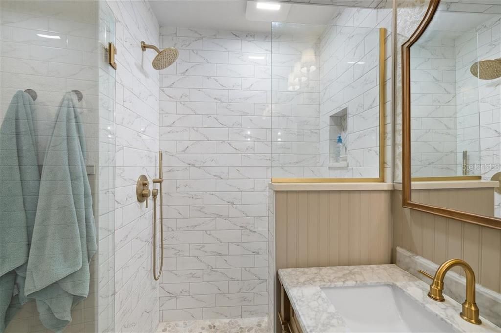 En Venta: $695,000 (3 camas, 3 baños, 1775 Pies cuadrados)