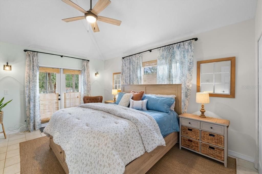 En Venta: $695,000 (3 camas, 3 baños, 1775 Pies cuadrados)