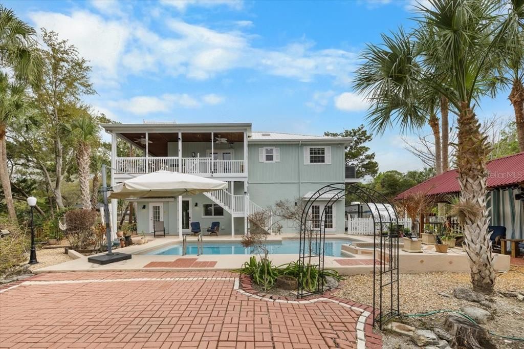 En Venta: $695,000 (3 camas, 3 baños, 1775 Pies cuadrados)