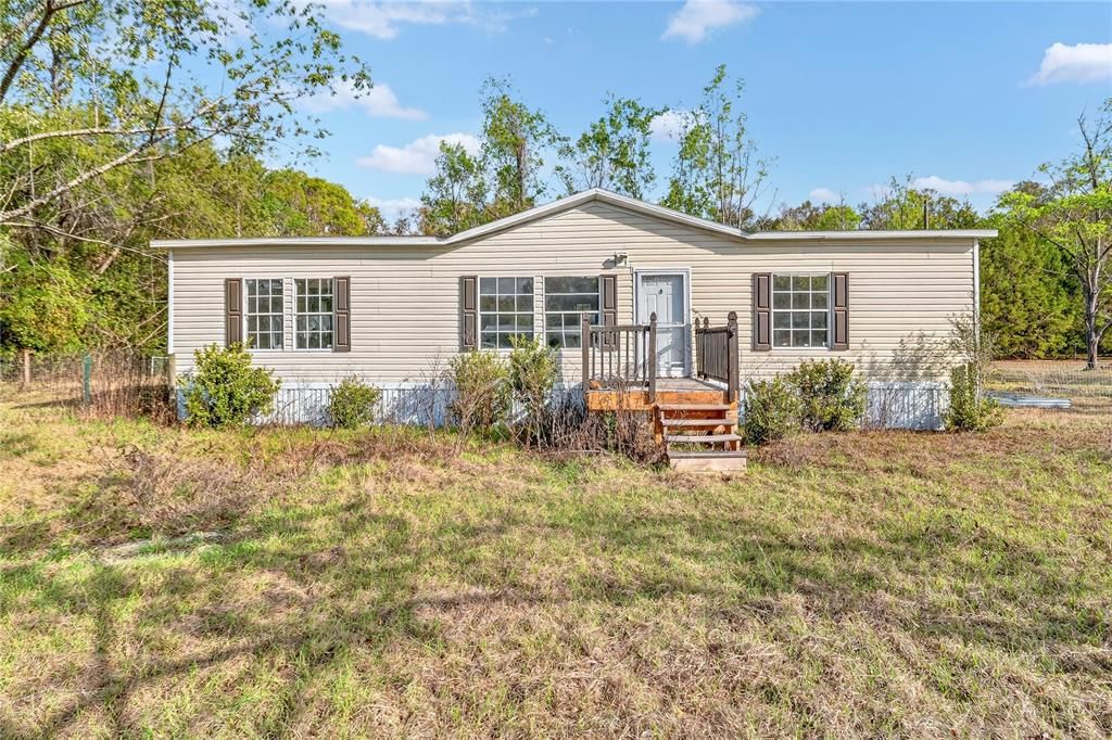 For Sale: $220,000 (3 beds, 2 baths, 1296 Square Feet)