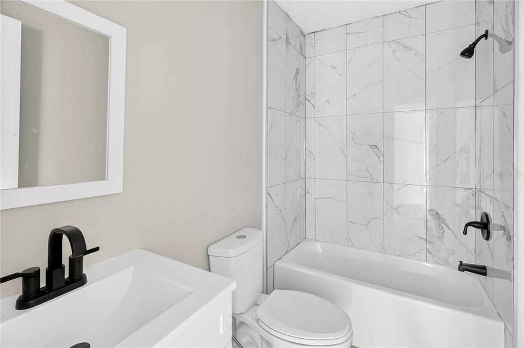 For Sale: $220,000 (3 beds, 2 baths, 1296 Square Feet)