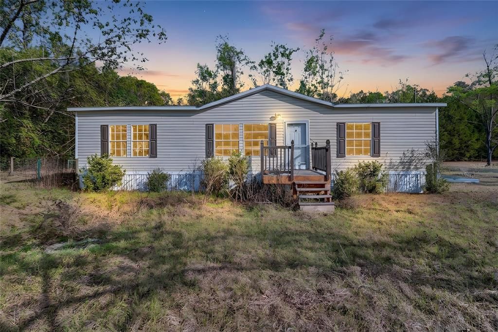 For Sale: $220,000 (3 beds, 2 baths, 1296 Square Feet)