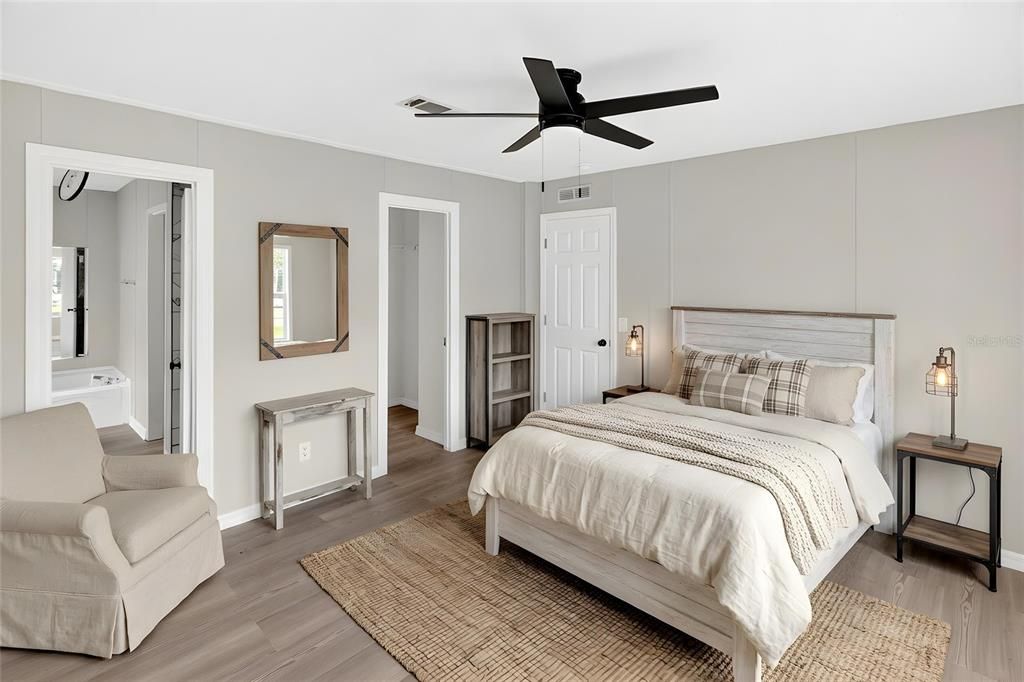 For Sale: $220,000 (3 beds, 2 baths, 1296 Square Feet)