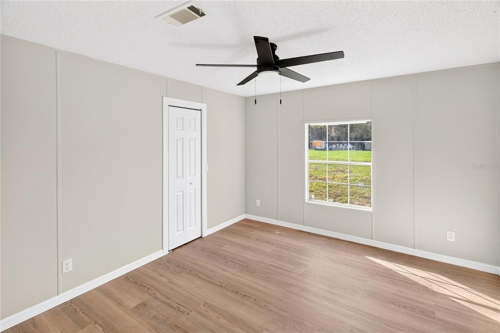 For Sale: $220,000 (3 beds, 2 baths, 1296 Square Feet)