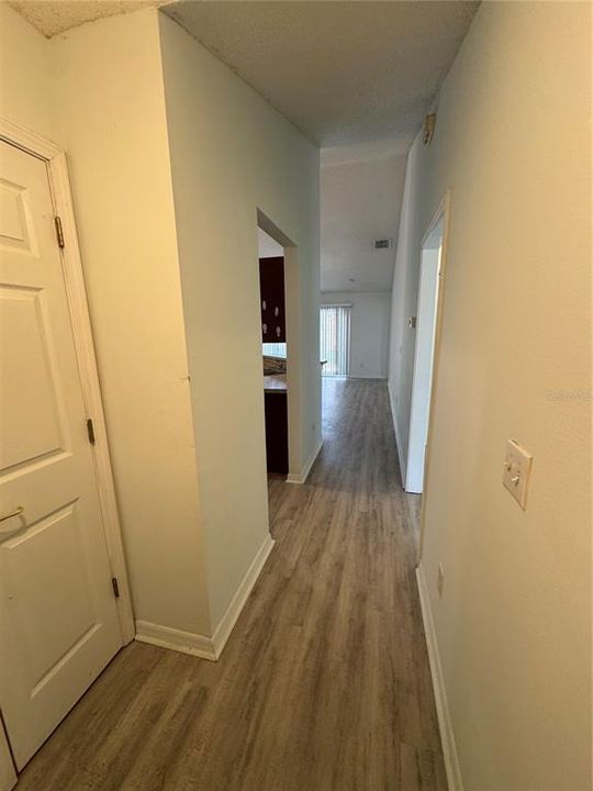 For Rent: $1,450 (3 beds, 2 baths, 1252 Square Feet)