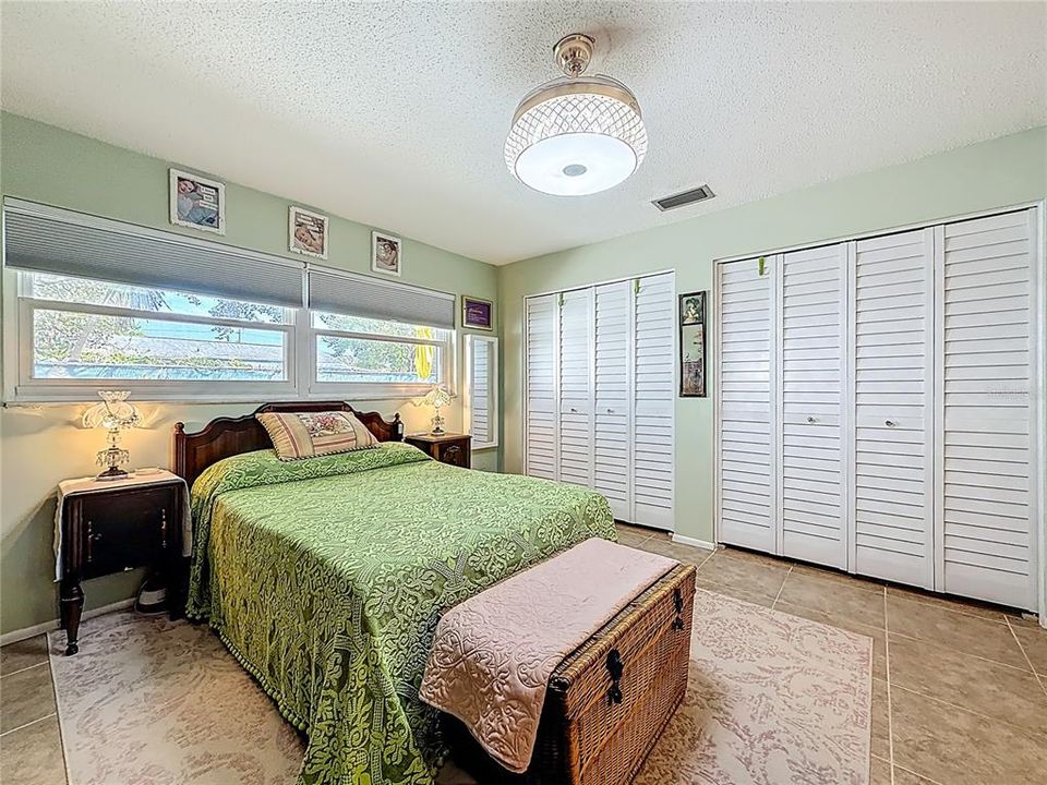 Activo con contrato: $239,900 (2 camas, 2 baños, 1124 Pies cuadrados)