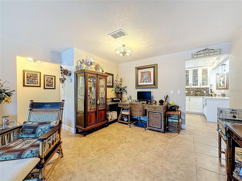 Activo con contrato: $239,900 (2 camas, 2 baños, 1124 Pies cuadrados)