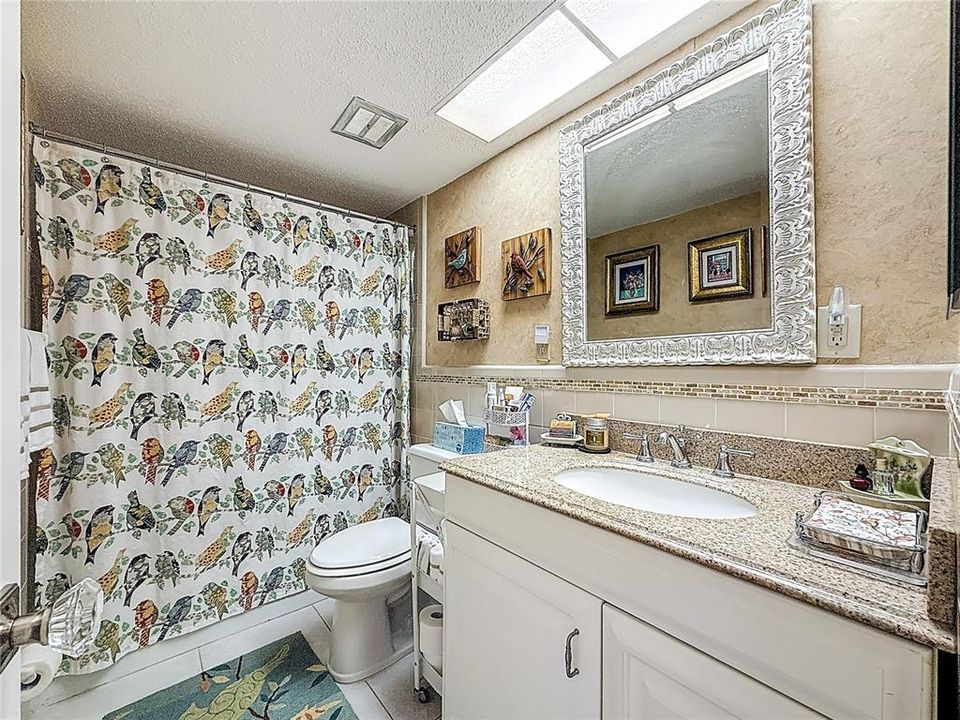 Activo con contrato: $239,900 (2 camas, 2 baños, 1124 Pies cuadrados)