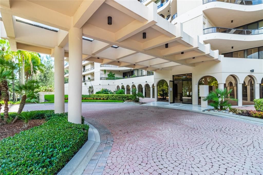 Active With Contract: $6,750,000 (3 beds, 3 baths, 3380 Square Feet)