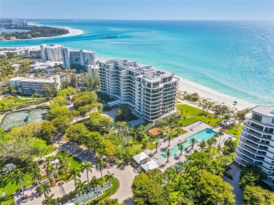 Active With Contract: $6,750,000 (3 beds, 3 baths, 3380 Square Feet)