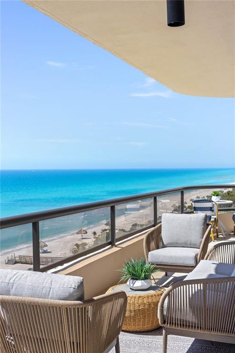 Active With Contract: $6,750,000 (3 beds, 3 baths, 3380 Square Feet)