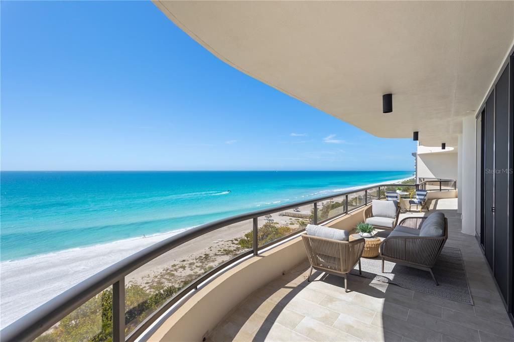 Active With Contract: $6,750,000 (3 beds, 3 baths, 3380 Square Feet)