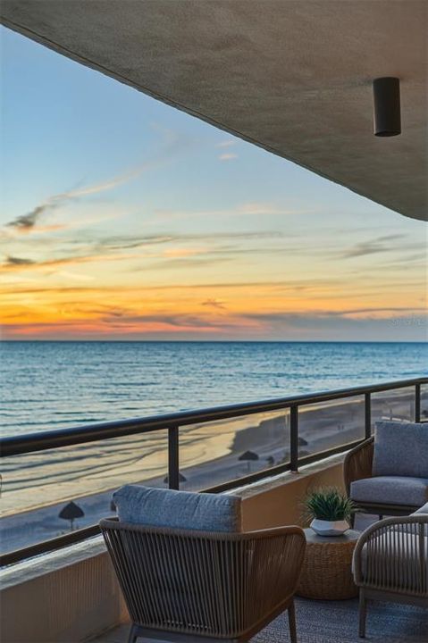 Active With Contract: $6,750,000 (3 beds, 3 baths, 3380 Square Feet)