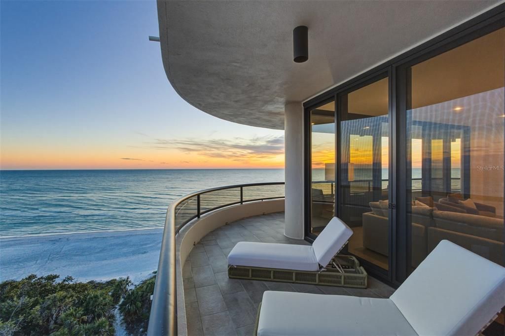 Active With Contract: $6,750,000 (3 beds, 3 baths, 3380 Square Feet)