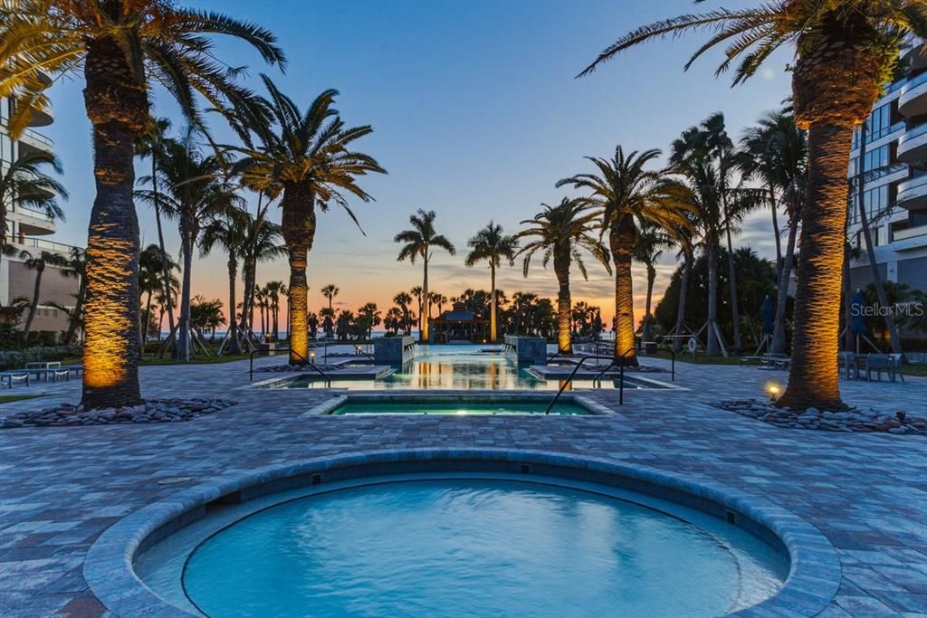 Active With Contract: $6,750,000 (3 beds, 3 baths, 3380 Square Feet)