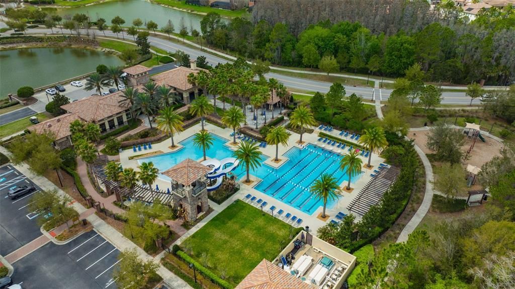 Activo con contrato: $995,000 (4 camas, 3 baños, 3030 Pies cuadrados)