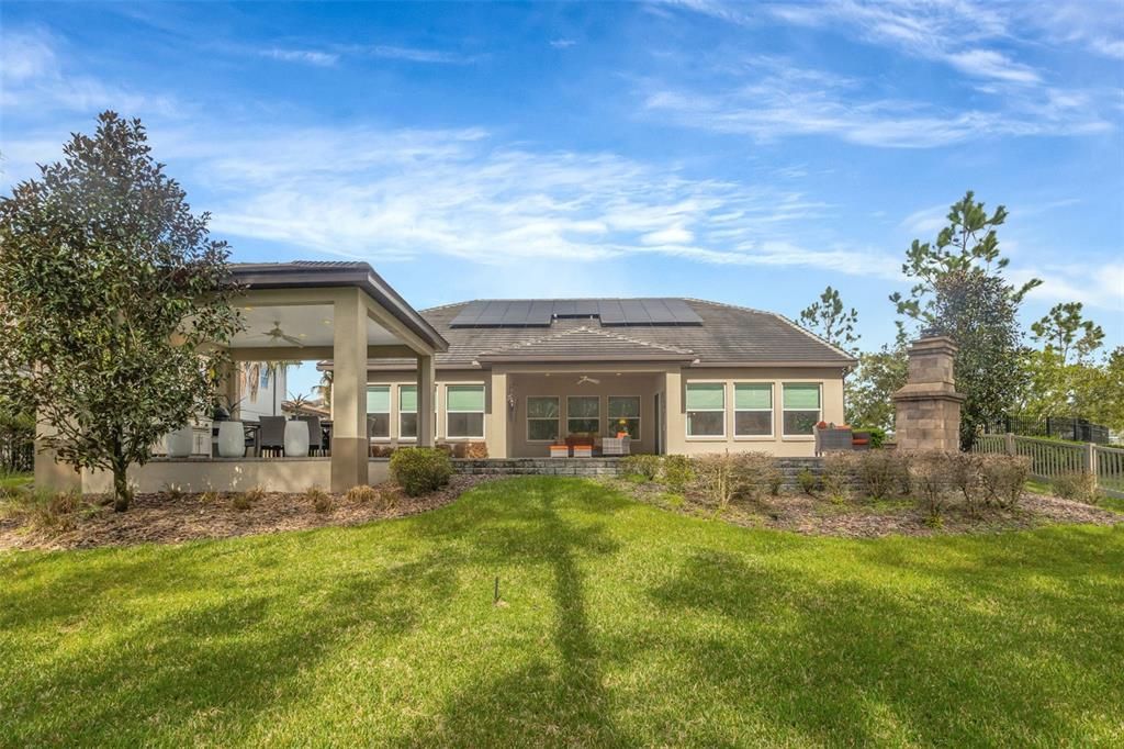 Activo con contrato: $995,000 (4 camas, 3 baños, 3030 Pies cuadrados)