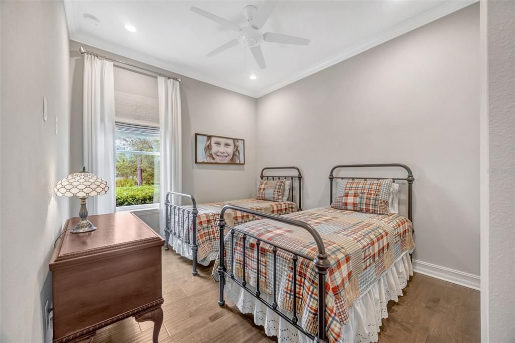 Activo con contrato: $995,000 (4 camas, 3 baños, 3030 Pies cuadrados)