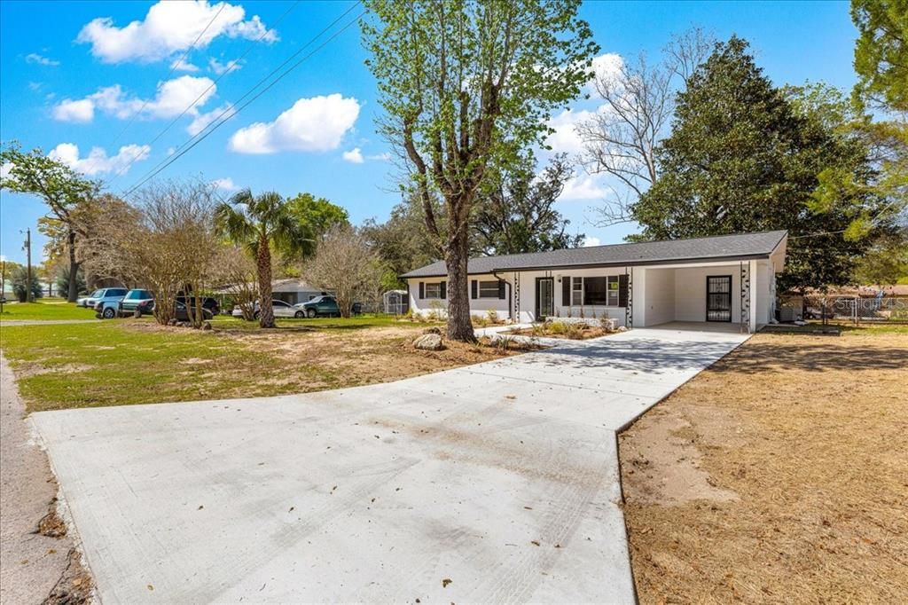 Activo con contrato: $239,000 (3 camas, 2 baños, 1239 Pies cuadrados)