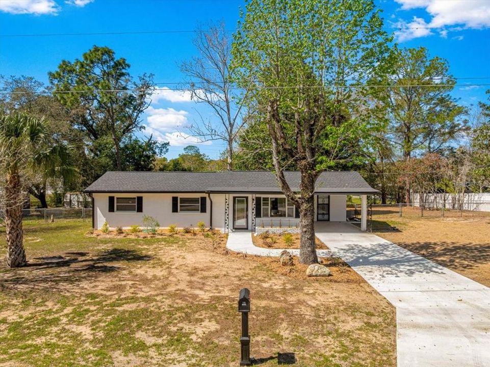 Activo con contrato: $239,000 (3 camas, 2 baños, 1239 Pies cuadrados)