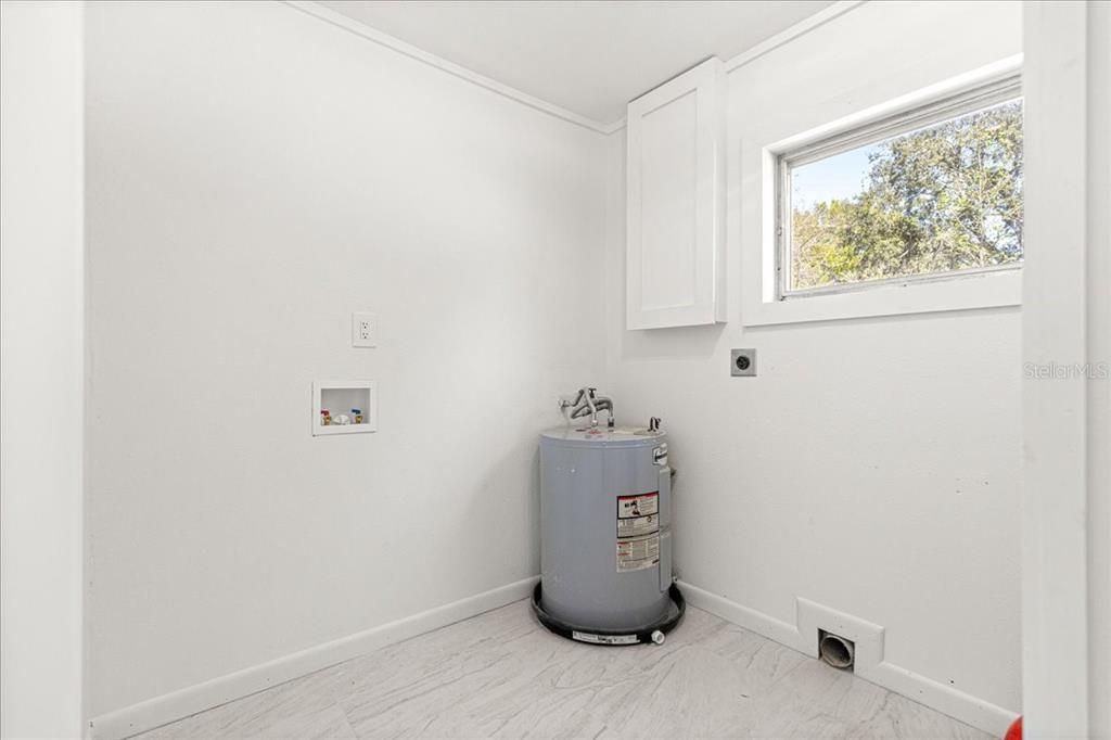 Activo con contrato: $239,000 (3 camas, 2 baños, 1239 Pies cuadrados)