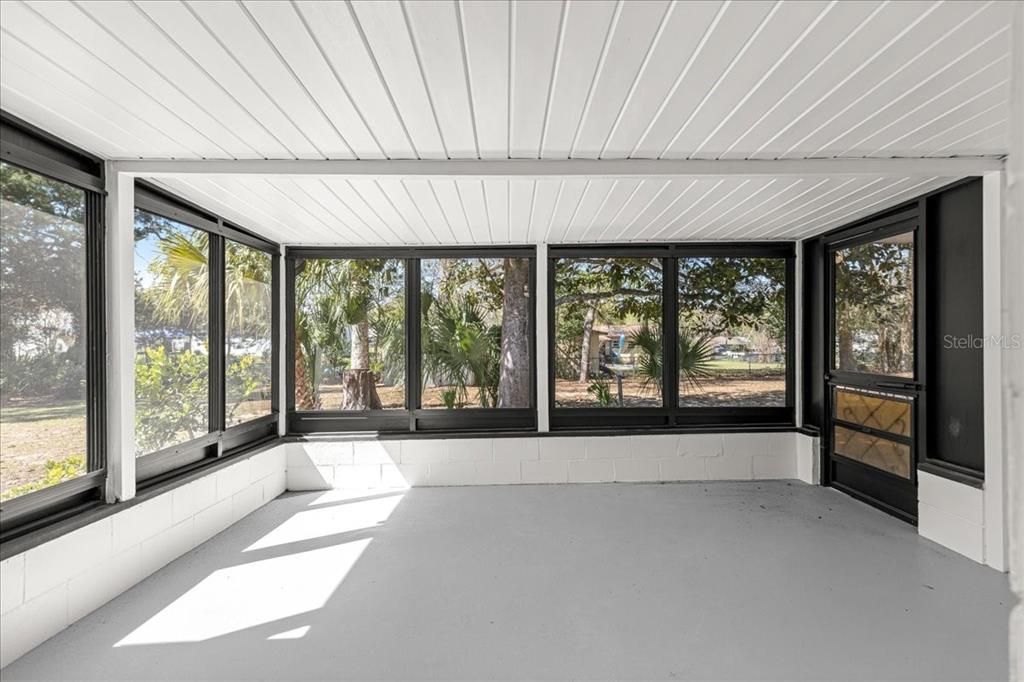 Activo con contrato: $239,000 (3 camas, 2 baños, 1239 Pies cuadrados)