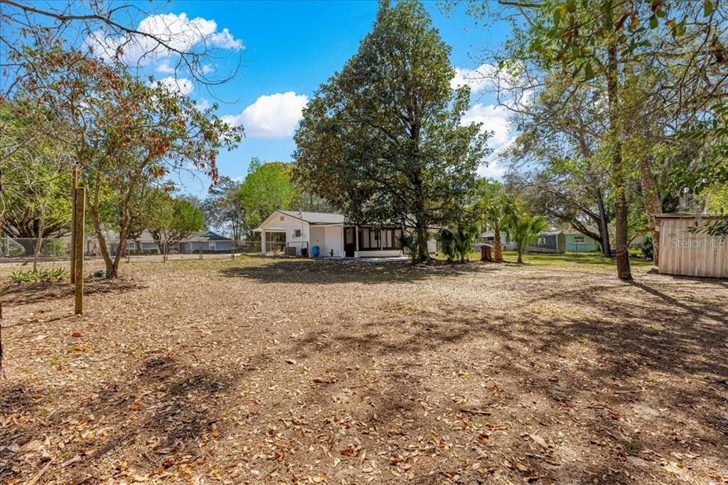 Activo con contrato: $239,000 (3 camas, 2 baños, 1239 Pies cuadrados)