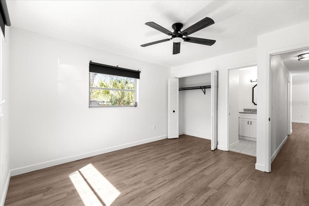 Activo con contrato: $239,000 (3 camas, 2 baños, 1239 Pies cuadrados)