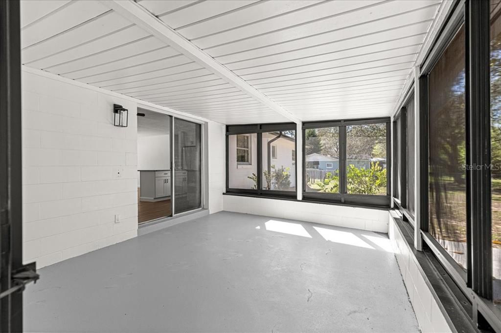 Activo con contrato: $239,000 (3 camas, 2 baños, 1239 Pies cuadrados)