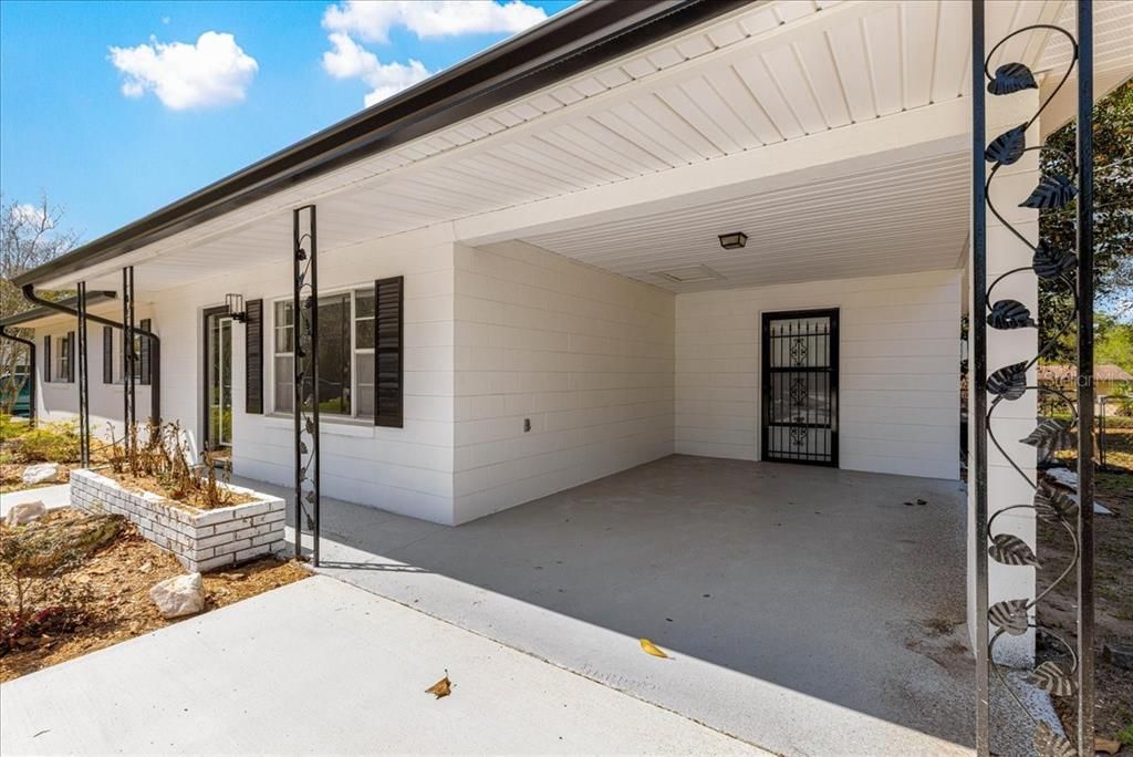 Activo con contrato: $239,000 (3 camas, 2 baños, 1239 Pies cuadrados)