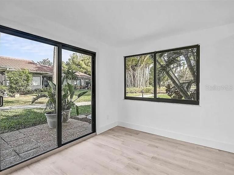 For Rent: $2,750 (2 beds, 2 baths, 1076 Square Feet)