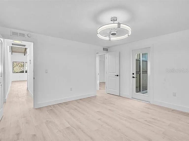 For Rent: $2,750 (2 beds, 2 baths, 1076 Square Feet)